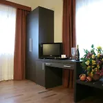 Corte Della Rocca Bassa Hotel 3*