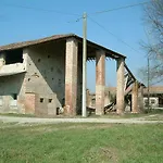 Corte Della Rocca Bassa Hotel 3*