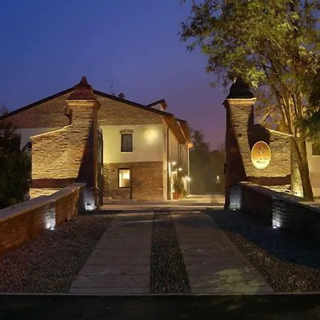 Hotel Corte Della Rocca Bassa 3*