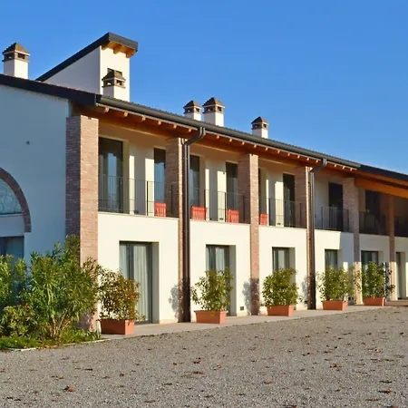 Corte Della Rocca Bassa Hotel 3*