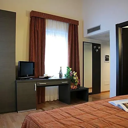 Corte Della Rocca Bassa Hotel 3*