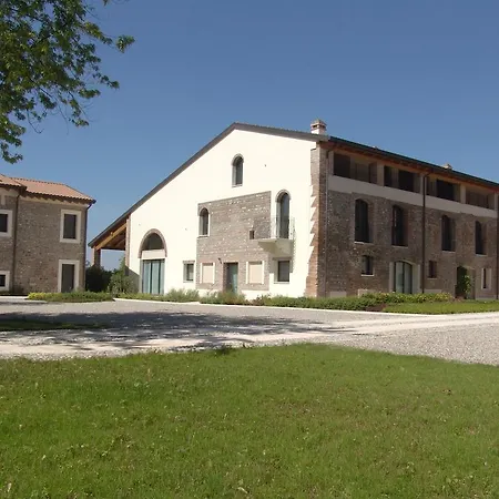 Otel Corte Della Rocca Bassa