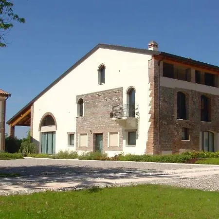 Corte Della Rocca Bassa Otel 3*