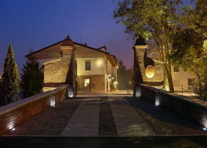 Hotel Corte Della Rocca Bassa 3*