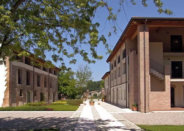 Hotel Corte Della Rocca Bassa 3*