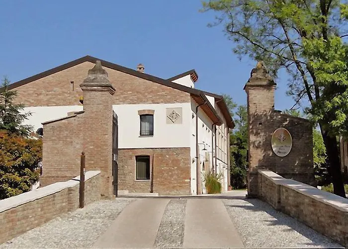 Corte Della Rocca Bassa Hotel