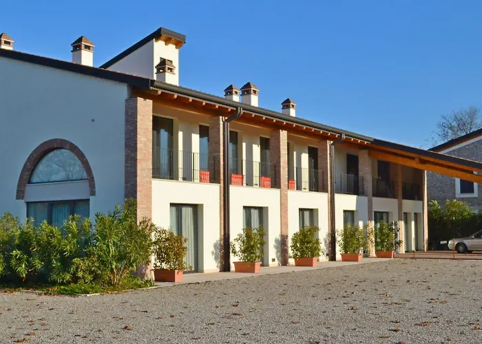 Corte Della Rocca Bassa Hotel 3*
